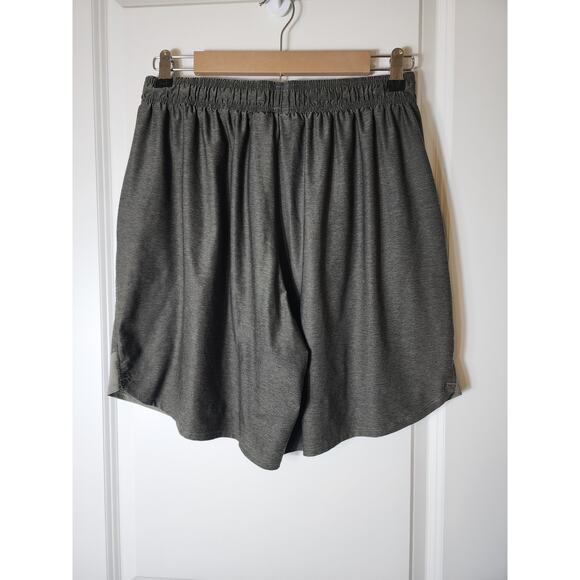 UNDER ARMOUR Lightweight Green Play Up Loose Athletic Active Shorts SZ L - Picture 3 of 9